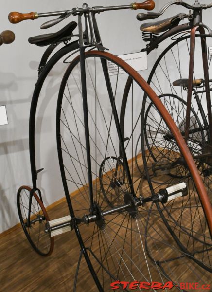 245 - Vysoká kola - Kolín