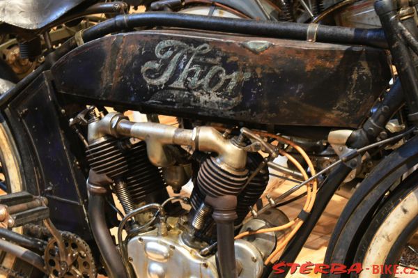 244/A - TOP Moutain Motorcycle Museum
