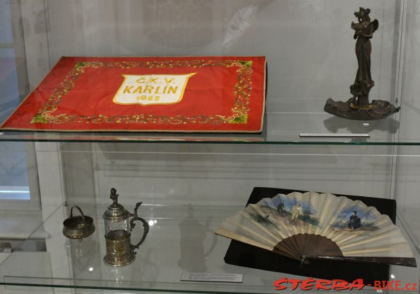 245 - Vysoká kola - Kolín