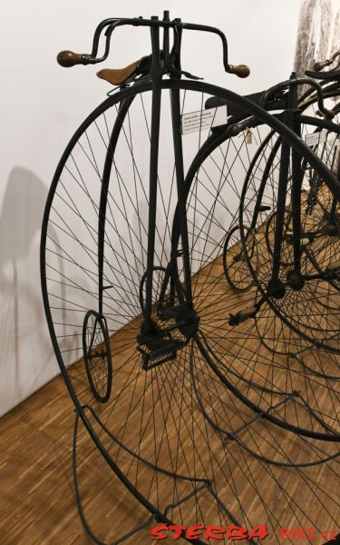 245 - Vysoká kola - Kolín