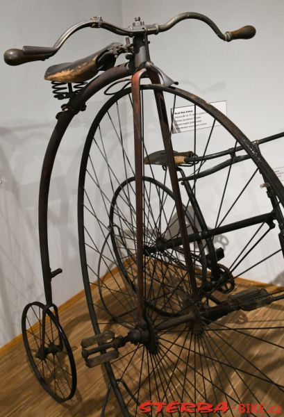 245 - Vysoká kola - Kolín