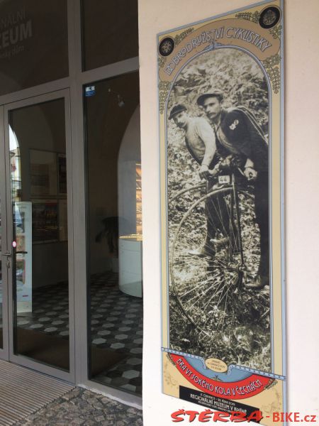 245 - Vysoká kola - Kolín