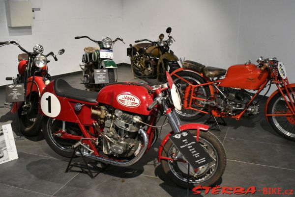 244/A - TOP Moutain Motorcycle Museum