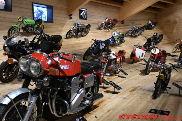 244/A - TOP Moutain Motorcycle Museum