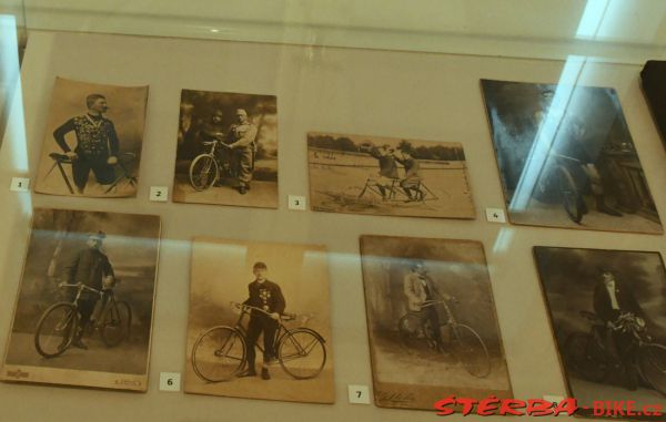 245 - Vysoká kola - Kolín