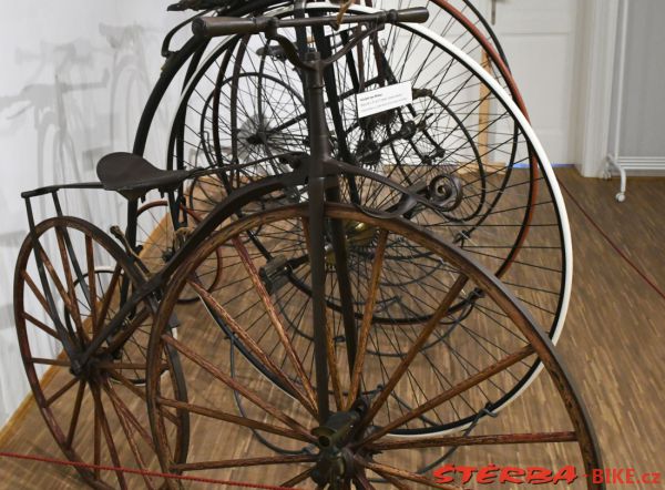 245 - Vysoká kola - Kolín