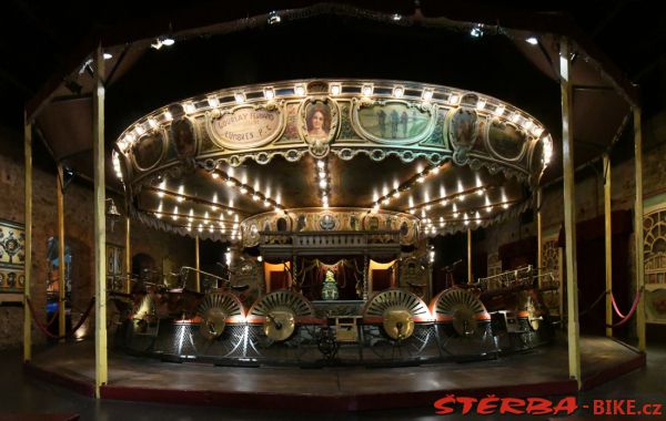 247/A - Musée des Arts forains