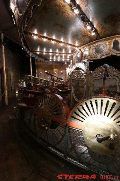 247/A - Musée des Arts forains