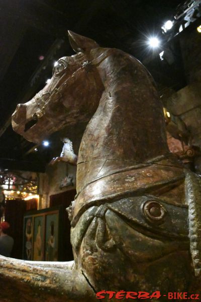 247/C - Musée des Arts forains