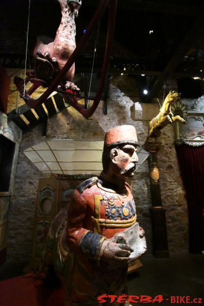 247/C - Musée des Arts forains