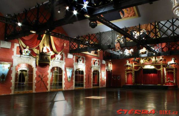 247/C - Musée des Arts forains