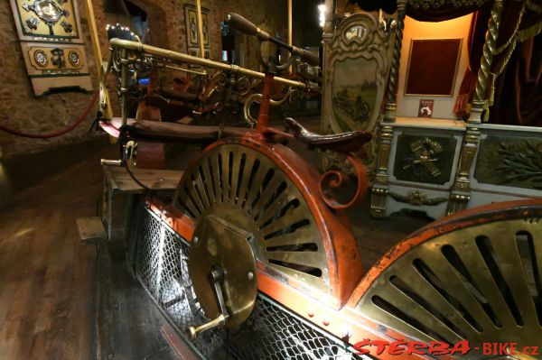 247/A - Musée des Arts forains