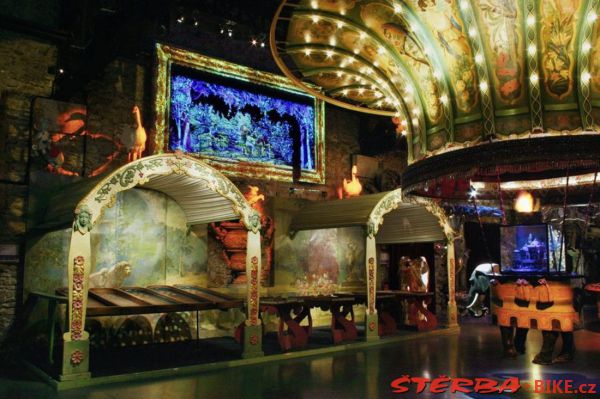 247/C - Musée des Arts forains