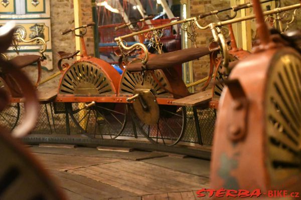 247/A - Musée des Arts forains