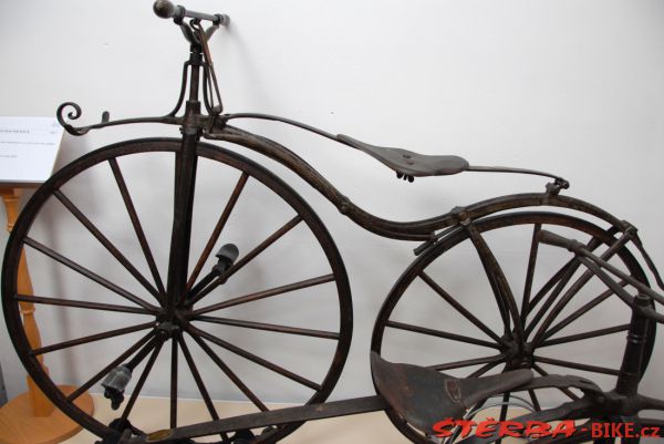 Michaux serpentine frame