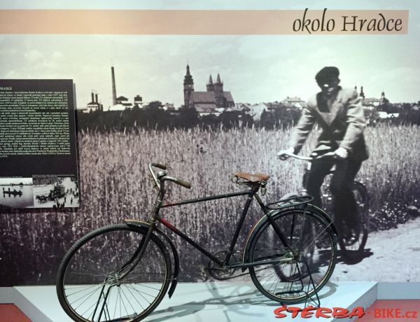 254/A Okolo Hradce - výstava
