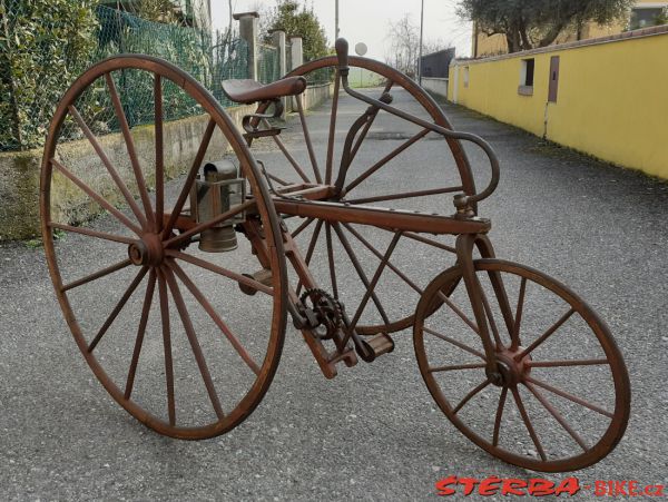 Wooden tricycle for display