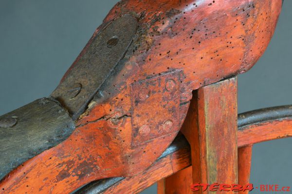 Wooden high wheel, discovered in France  – after a year 1874