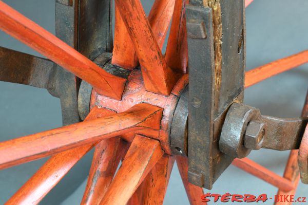 Wooden high wheel, discovered in France  – after a year 1874