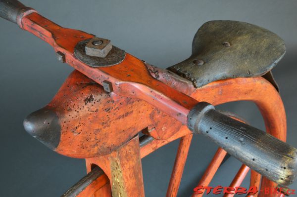 Wooden high wheel, discovered in France  – after a year 1874