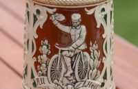 Beer steins, glasses, ewers and tankards