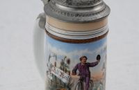 Beer steins, glasses, ewers and tankards