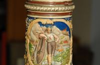 Beer steins, glasses, ewers and tankards