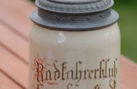 Beer steins, glasses, ewers and tankards
