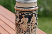 Beer steins, glasses, ewers and tankards