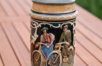 Beer steins, glasses, ewers and tankards