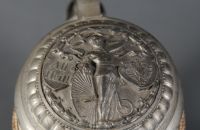 Beer steins, glasses, ewers and tankards