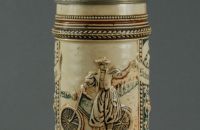 Beer steins, glasses, ewers and tankards