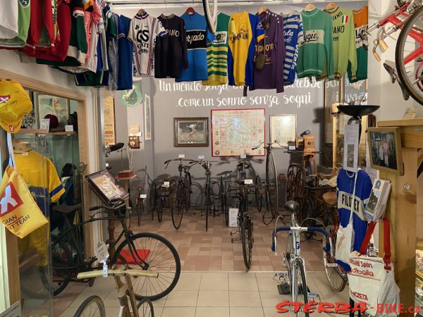 279/A.  Museo di Biciclette - Riva del Garda