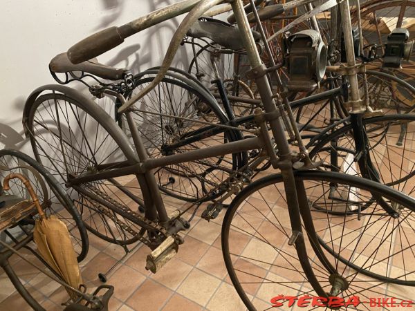 279/A.  Museo di Biciclette - Riva del Garda