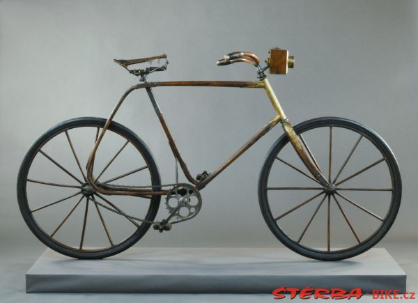 Wooden bike - no name, USA c.1898