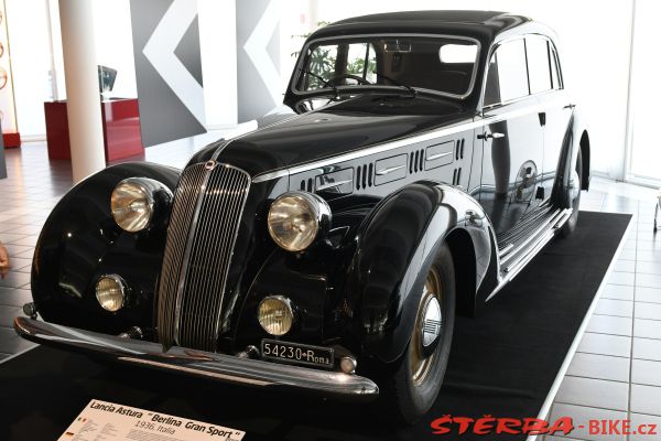 52/C. - Museo NICOLIS - cars, Italy