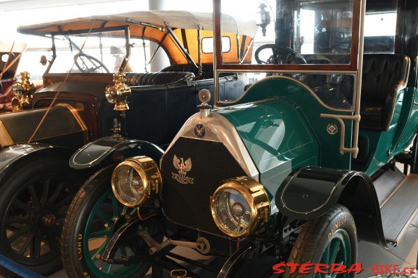 52/C. - Museo NICOLIS - cars, Italy