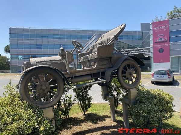 52/C. - Museo NICOLIS - cars, Italy