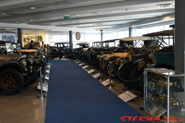 52/C. - Museo NICOLIS - cars, Italy