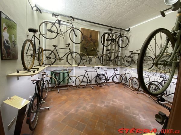 242/A - Collezione A. & C. Azzini