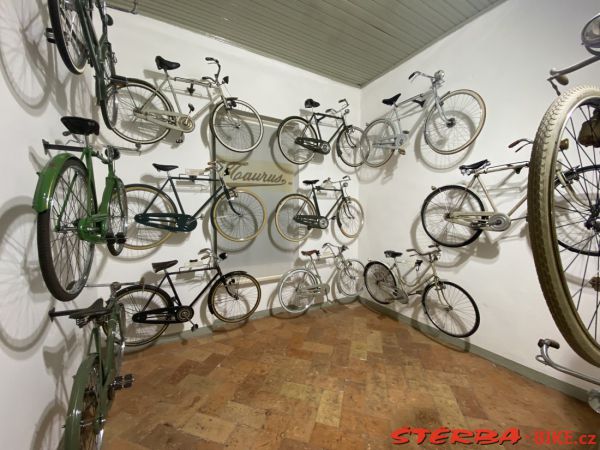 242/A - Collezione A. & C. Azzini
