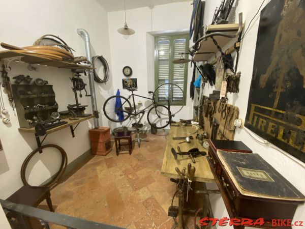 242/A - Collezione A. & C. Azzini