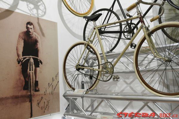 242/A - Collezione A. & C. Azzini