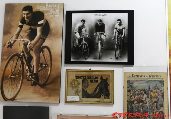 242/A - Collezione A. & C. Azzini