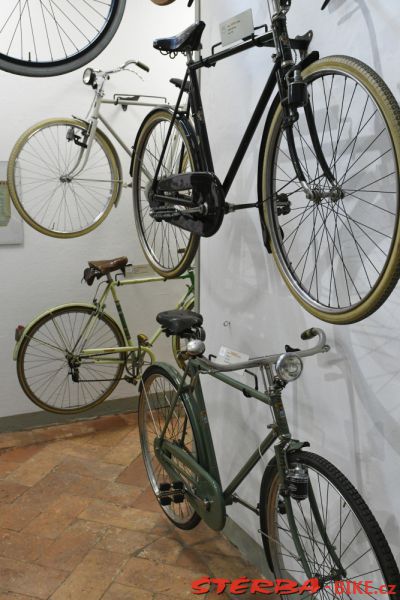 242/A - Collezione A. & C. Azzini