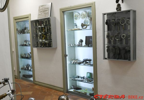 242/A - Collezione A. & C. Azzini