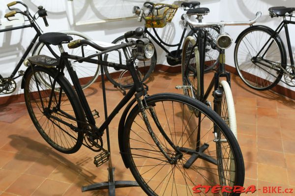242/A - Collezione A. & C. Azzini