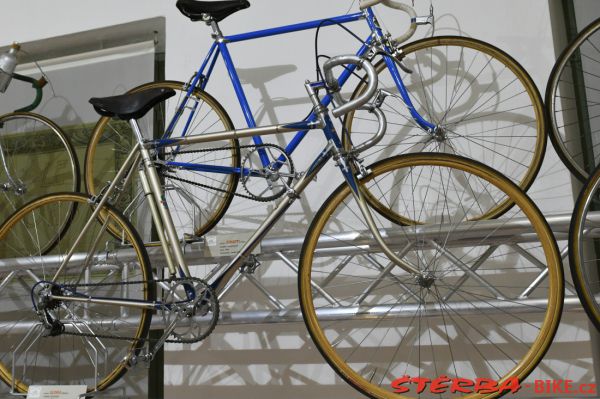 242/A - Collezione A. & C. Azzini