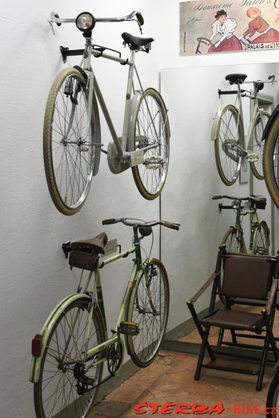 242/A - Collezione A. & C. Azzini