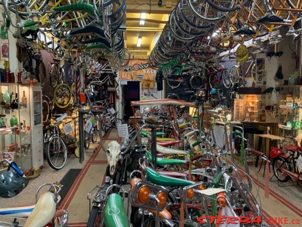 299/A - Bicycle Heaven, USA